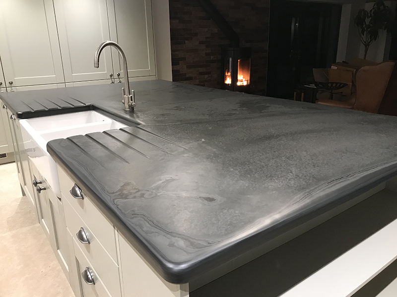 smooth edged and finished kitchen worktop with graining