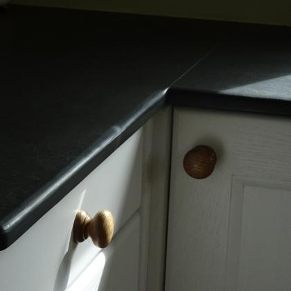 Join for L shaped slate worktops