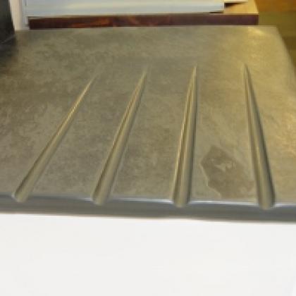 Drainage groove detail for inbuilt slate kitchen worktops